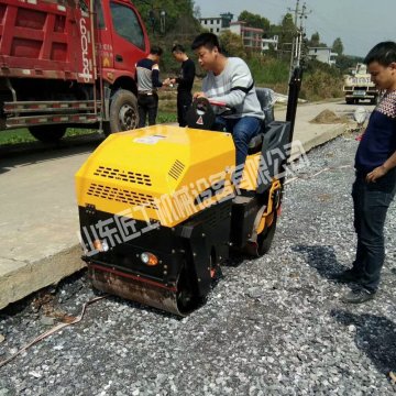 1噸液壓壓路機(jī)